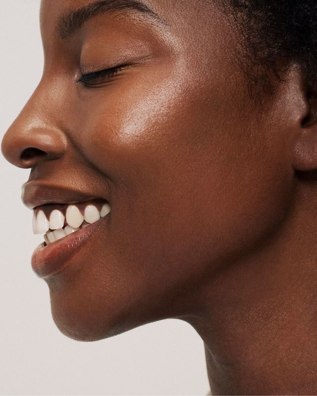 Soin Dermaplaning + Needling image